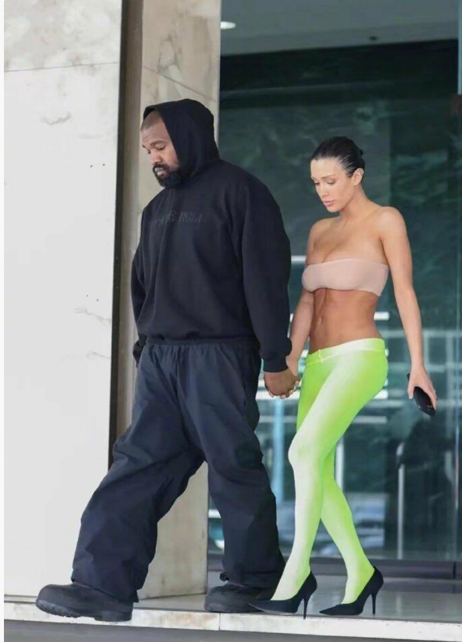 比安卡母親回應(yīng)侃爺相關(guān)爭(zhēng)議 稱不想有任何瓜葛