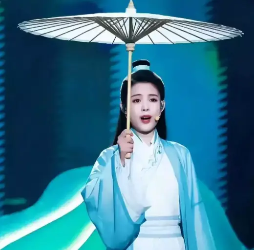 陳麗君為說(shuō)錯(cuò)話落淚道歉