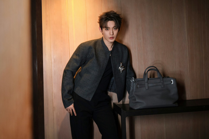 鄧為迪奧大片掉落