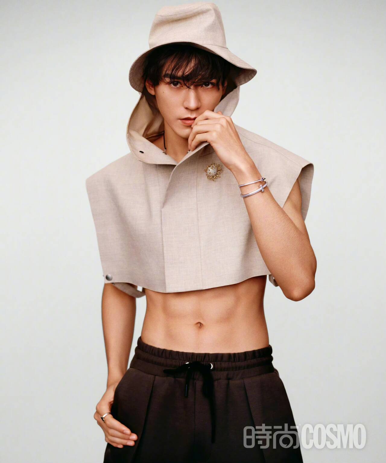 d2095615967fbdda0d481f70a4adbcd8_720.png 龔俊時(shí)尚COSMO 11月刊封面/壹號(hào)娛樂(lè)