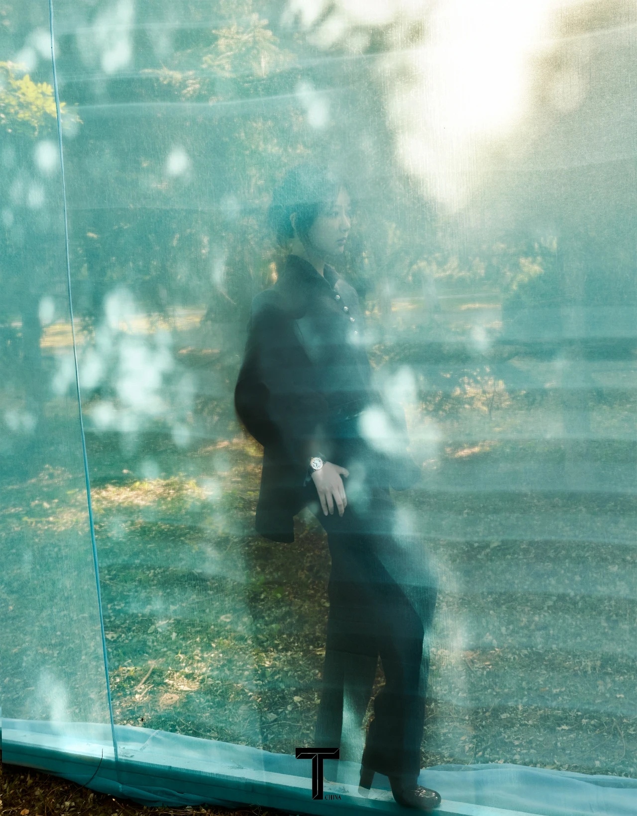 48d99009ly1h95h2wc485j20zk19ltqk.jpg 楊紫 感知明暗的流轉(zhuǎn)與交織/壹號(hào)娛樂