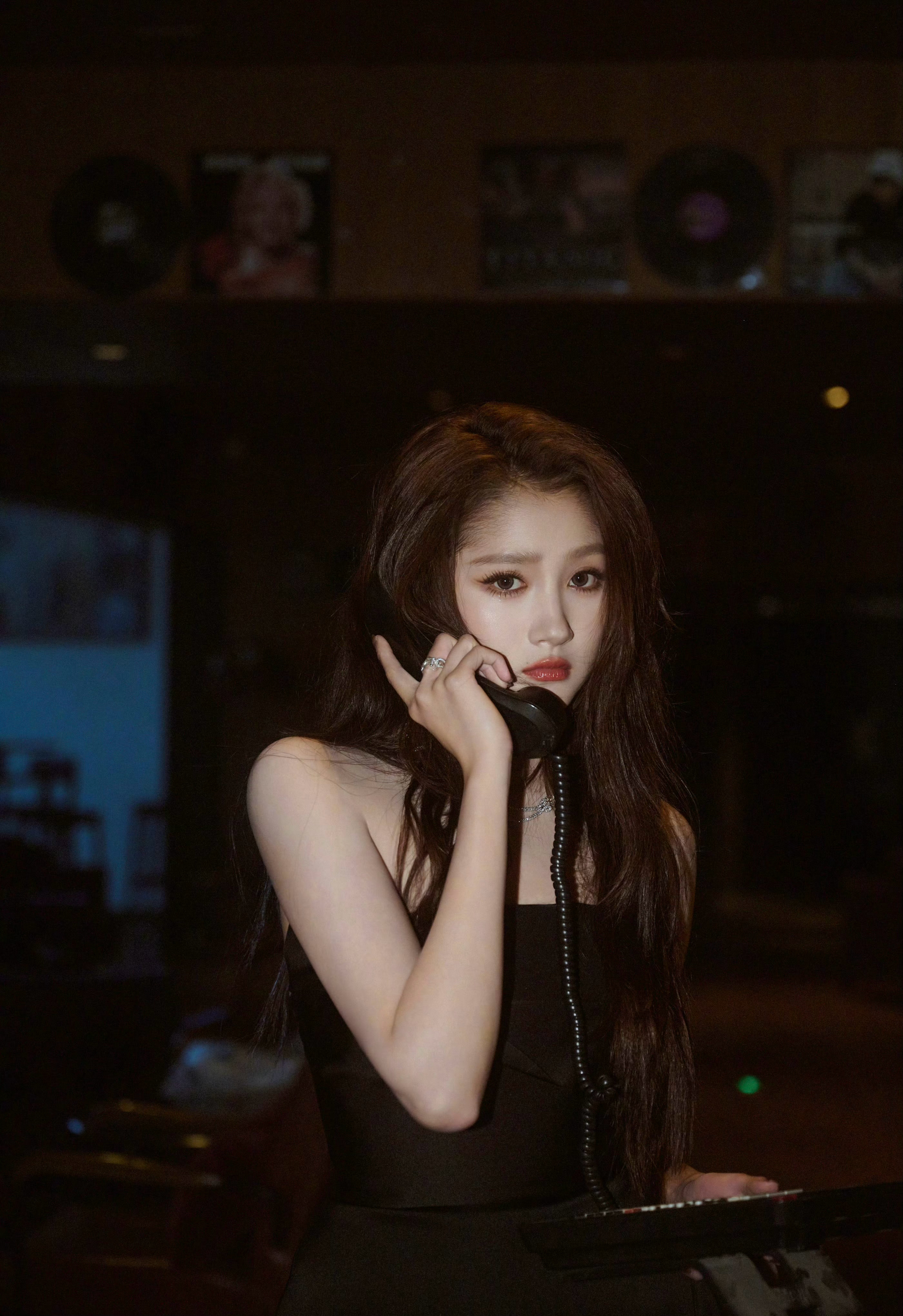 ?關(guān)曉彤驚艷亮相費(fèi)加羅紅毯/壹號(hào)娛樂(lè)