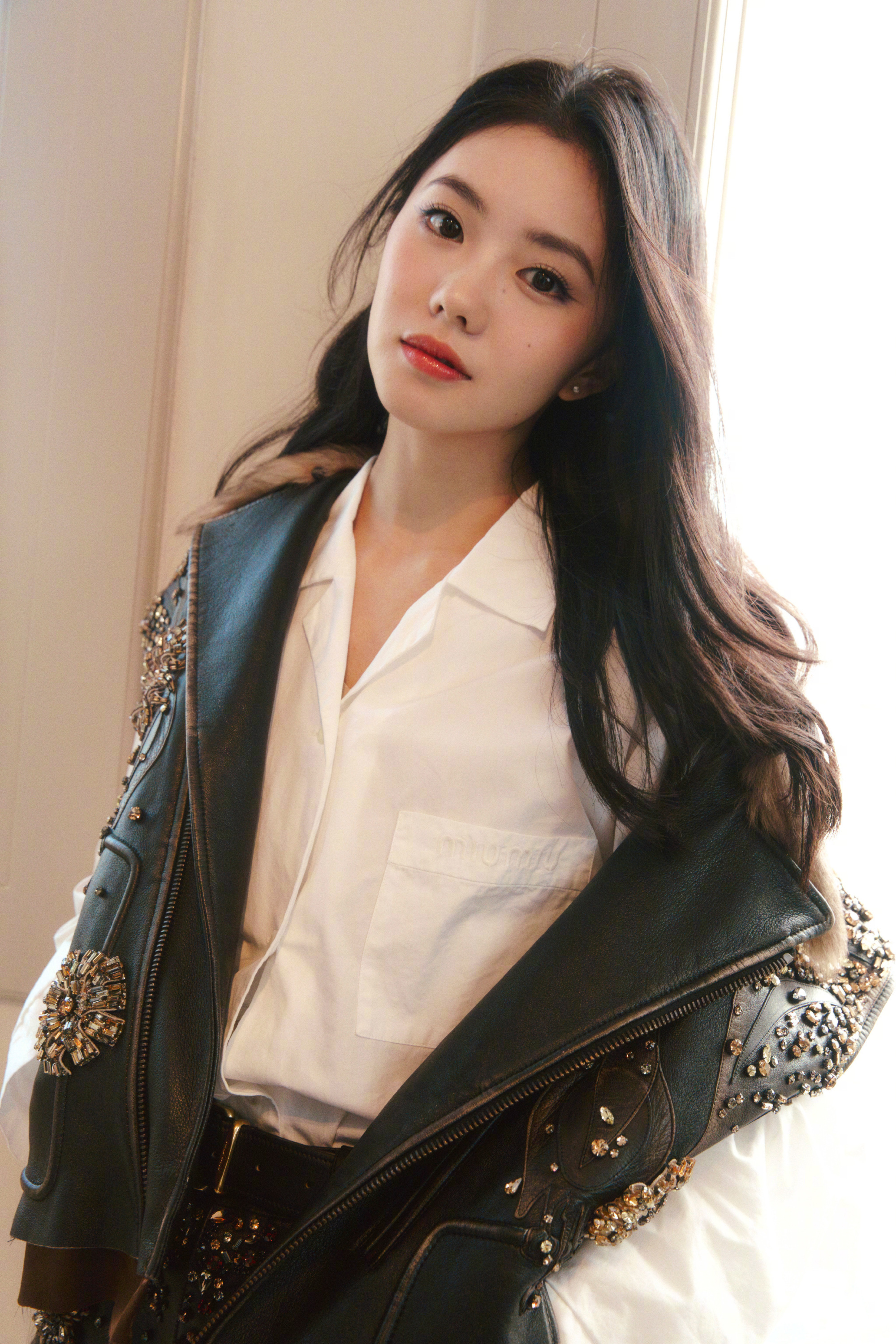 001OXMtPgy1hu71mc815yj622o340e8302.jpg 劉浩存MIUMIU大秀/壹號(hào)娛樂(lè)