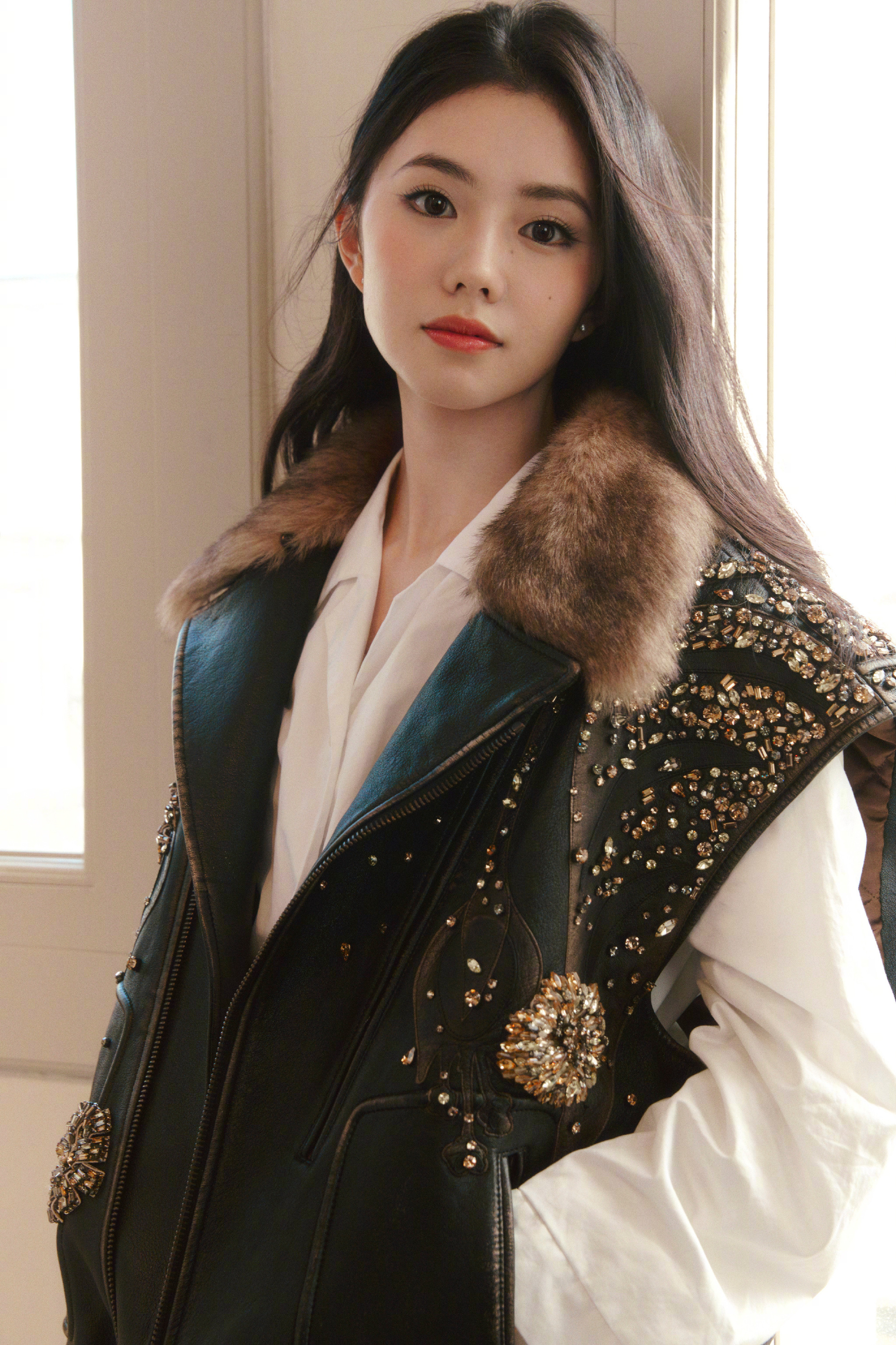 001OXMtPgy1hu71mp61ekj622o3407wj02.jpg 劉浩存MIUMIU大秀/壹號(hào)娛樂(lè)