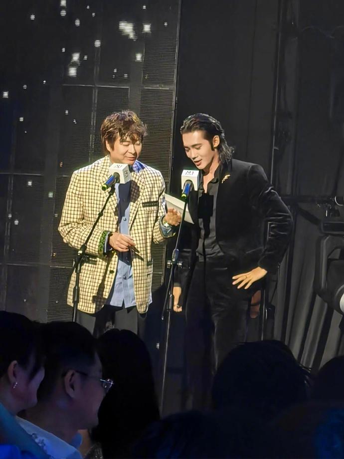 于適ELLE晚宴/壹號(hào)娛樂(lè)